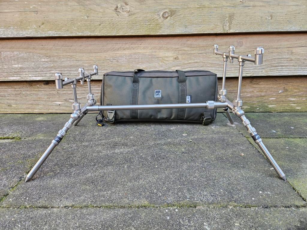 Solar P1 Worldwide Pod inclusief 3-Rod Buzz Bars, Watersport en Boten, Hengelsport | Karpervissen, Ophalen of Verzenden, Zo goed als nieuw