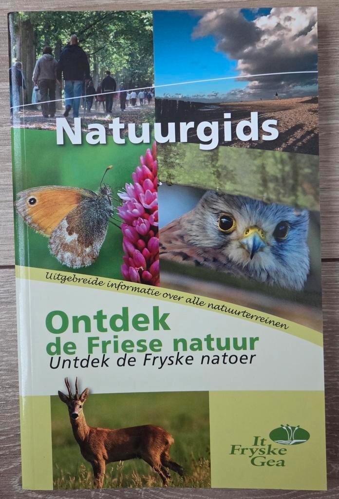 It Fryske Gea - Natuurgids: Ontdek de Friese natuur, Boeken, Natuur, Zo goed als nieuw, Overige onderwerpen, Ophalen of Verzenden
