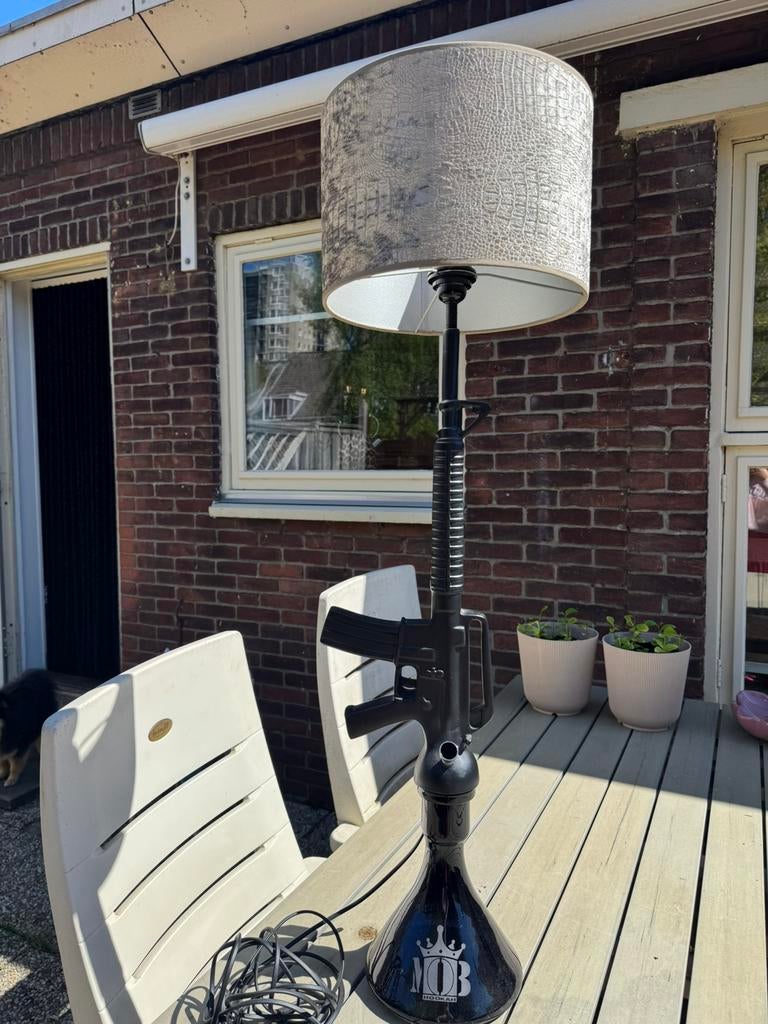 Gave geweer vloerlamp, Ophalen, Zo goed als nieuw