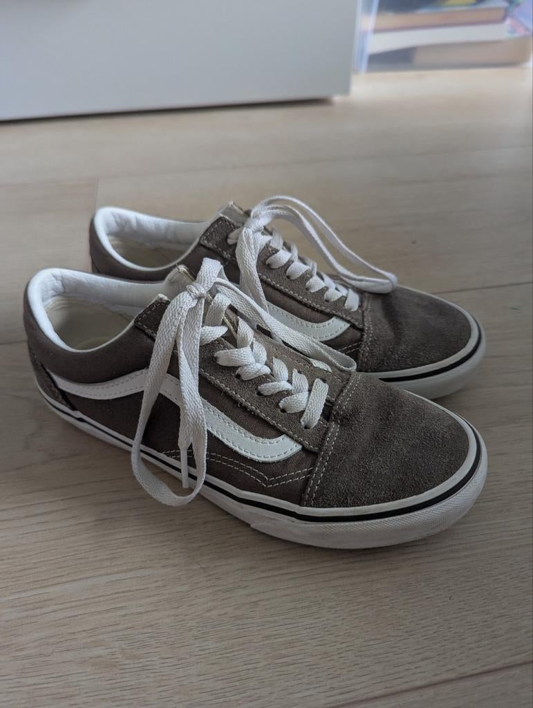 Mooie lage vans in maat 37, Ophalen of Verzenden, Zo goed als nieuw