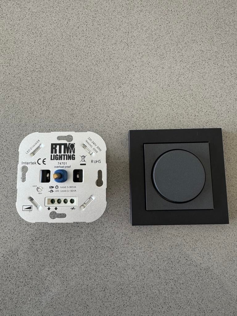 Dimmer (zwart), Doe-het-zelf en Verbouw, Elektra en Kabels, Ophalen of Verzenden, Zo goed als nieuw, Schakelaar