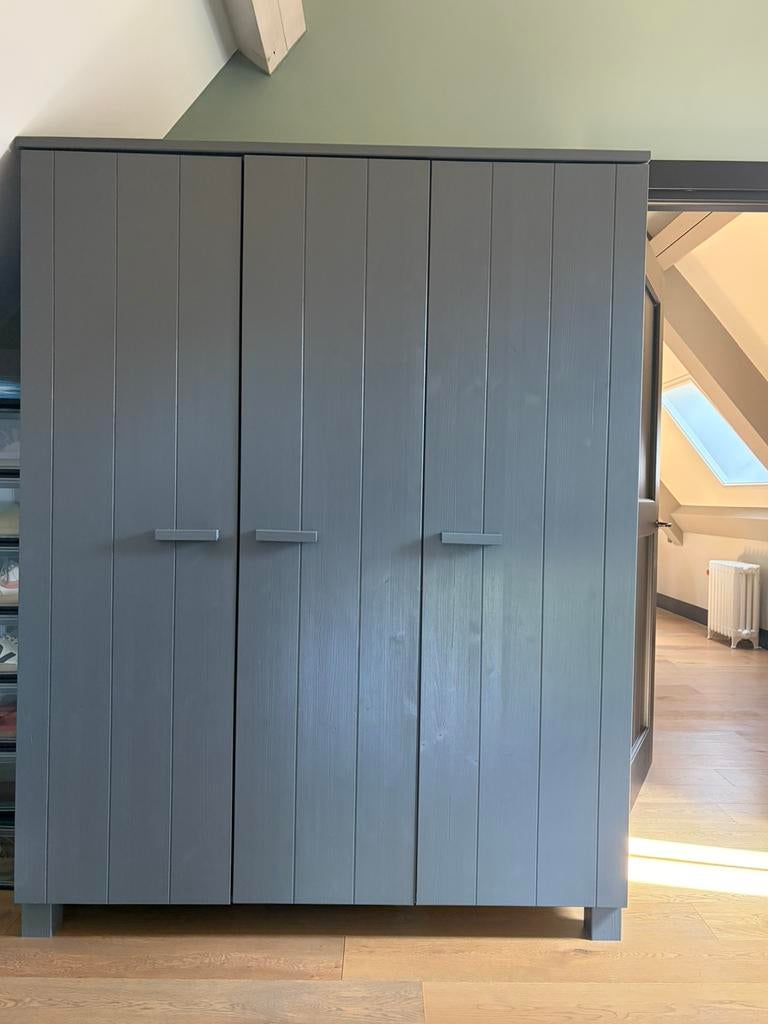 Mooie grijze kast, Ophalen, Zo goed als nieuw