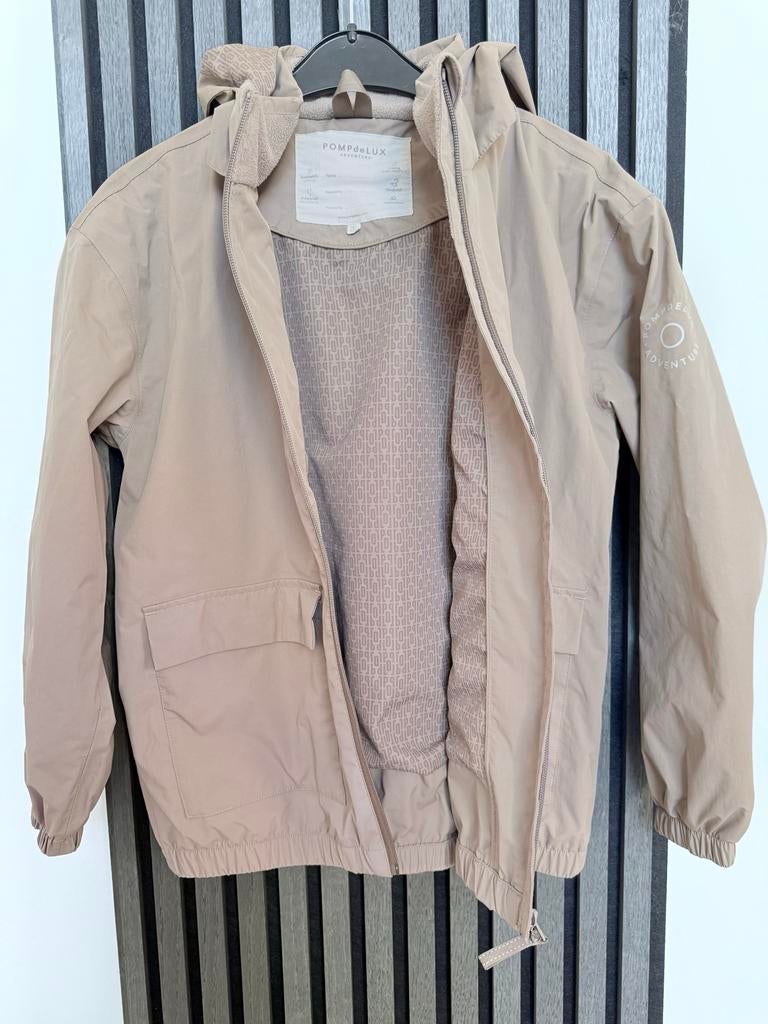 Nieuwe unisex jas van POMPdeLUX maat 146-152, Ophalen of Verzenden, Nieuw, Jongen of Meisje