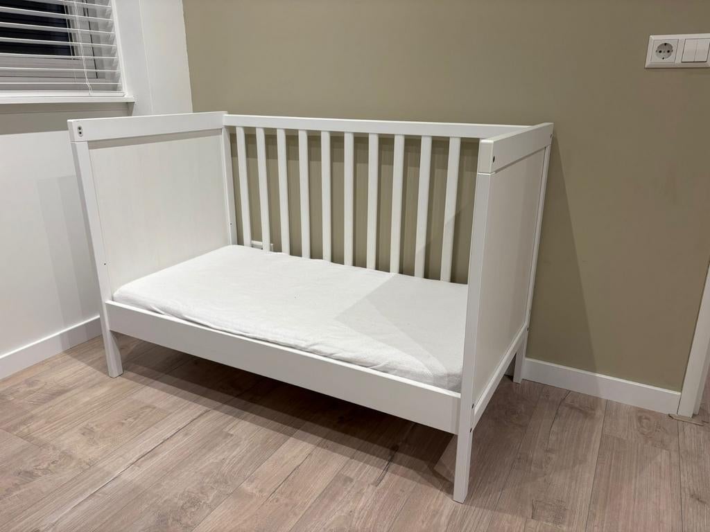 Kinderledikant Ikea Sundvik 60x120, Ophalen, Zo goed als nieuw, Minder dan 140 cm, Matras