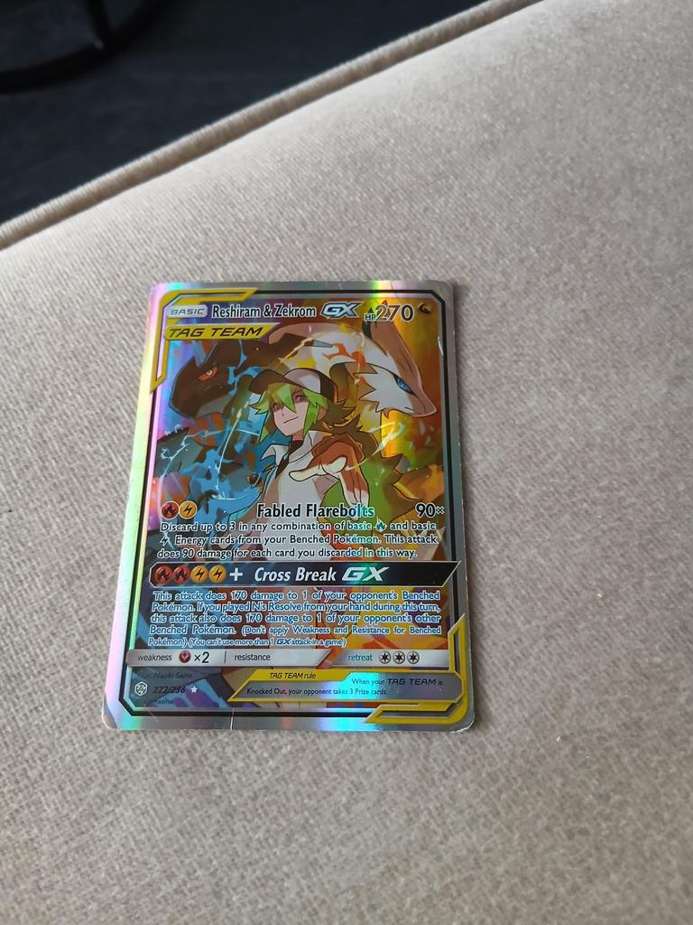 Reshiram & zekrom Pokémon kaart, Ophalen, Zo goed als nieuw, Losse kaart