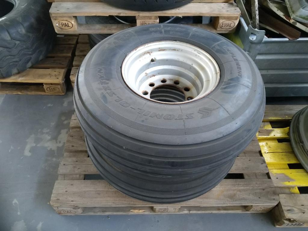 12.5/80 - 15.3 Nieuwe Stomil banden met velgen, Zakelijke goederen, Agrarisch | Onderdelen | Banden, Velgen en Assen, Niet ingevuld