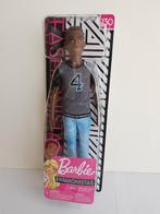 Ken Fashionistas #130 in T-shirt en Jeans (NRFB), Ophalen of Verzenden, Nieuw, Fashion Doll