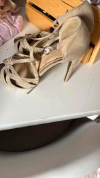 Beige hoge hakken, Ophalen of Verzenden, Zo goed als nieuw, Schoenen
