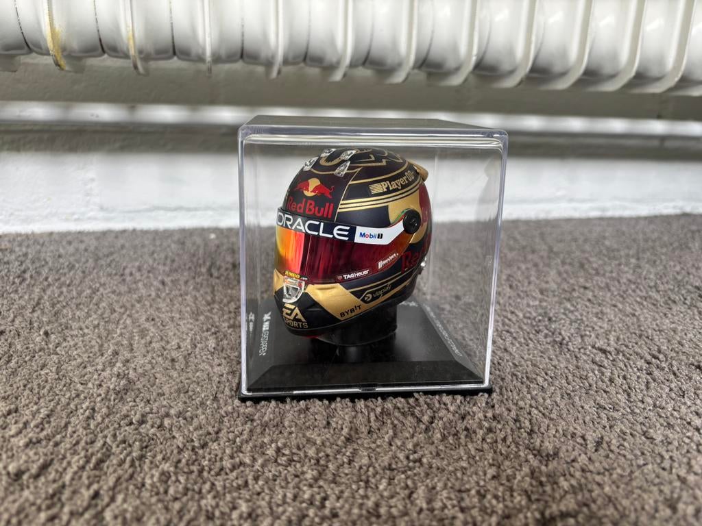 Max verstappen helm 1:4 world champion 2023, Verzamelen, Ophalen of Verzenden, Zo goed als nieuw, Formule 1