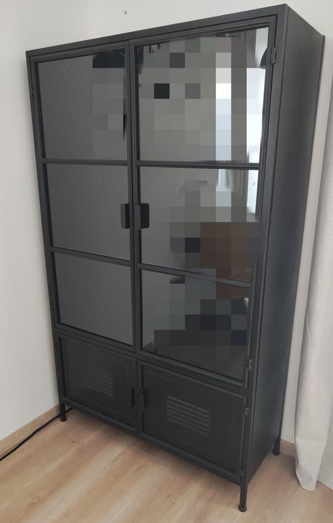 Zwart metalen vitrinekast, Ophalen, Met plank(en), 50 tot 100 cm, 25 tot 50 cm