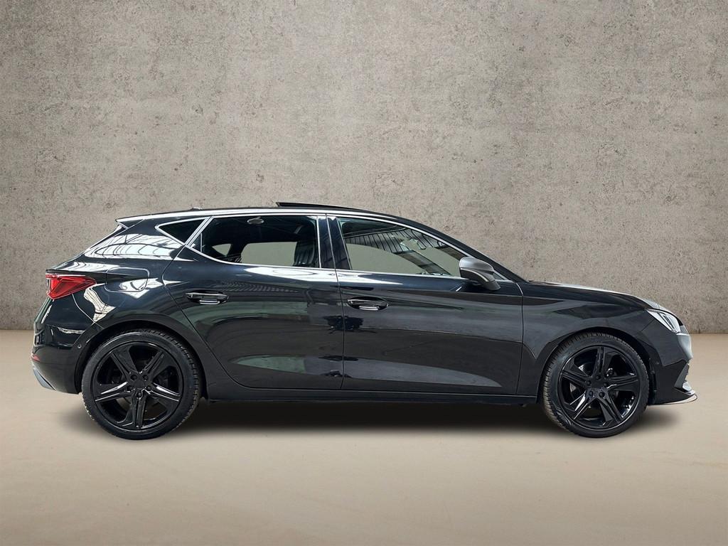 SEAT Leon 1.0 eTSI FR Intense Sport Automaat (SCHUIFDAK, BLA, 12 maanden, Gebruikt, Leon, Leder en Stof