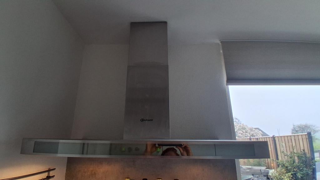 RVS afzuigkap Bauknecht, Ophalen