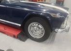 Gezocht: Triumph TR4 voor rechter spatbord, Ophalen of Verzenden, Voor, Triumph, Spatbord