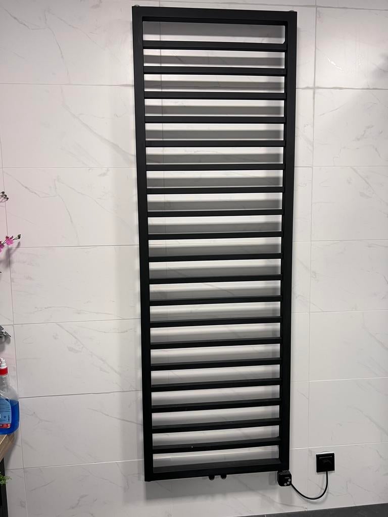 Elektrische radiator Vipera, Doe-het-zelf en Verbouw, Verwarming en Radiatoren, Ophalen, Radiator, Minder dan 60 cm, Zo goed als nieuw