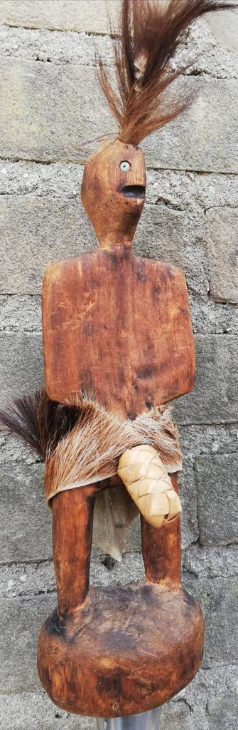 NAMJI Doll. Kameroen. Houtsnijwerk. 22 cm., Antiek en Kunst, Kunst | Niet-Westerse kunst, Ophalen