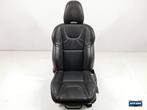 Stoel links van een Volvo V60