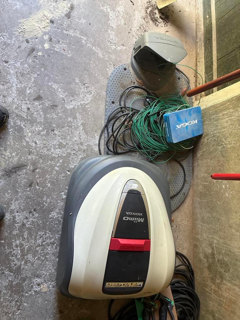 Honda Miimo 3000 Robotmaaier - Dealer onderhouden, Ophalen, Gebruikt, Accu-grasmaaier