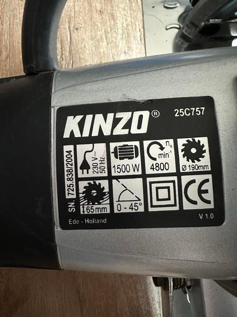 Kinzo Handcirkelzaag 1500W - Krachtig en Betrouwbaar, Gebruikt, Cirkelzaag, Ophalen of Verzenden, 30 tot 70 mm