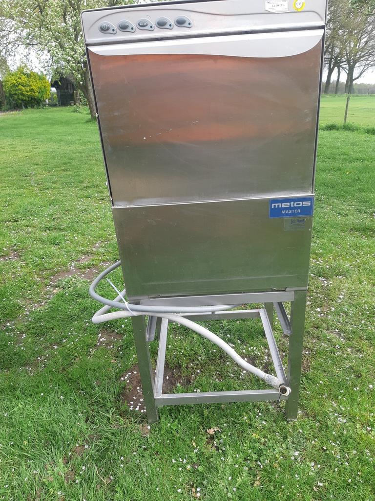 Professionele  horeca  vaatwasser, Ophalen