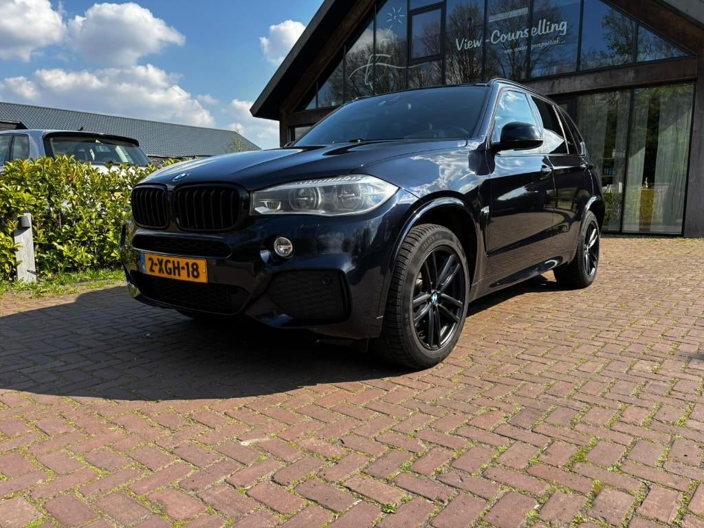 BMW X5 Xdrive 30D Aut8 (2014) 2014 Zwart, Auto's, Automaat, 2993 cc, Blauw, Leder