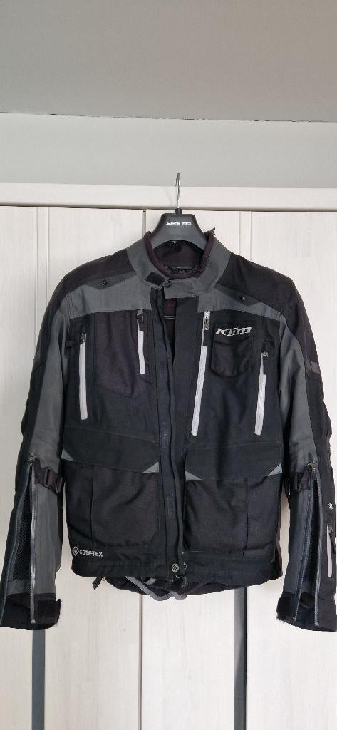 Klim Carlsbad Gore-Tex Motorjas Medium (kleur Stealth Black), Motoren, Kleding | Motorkleding, Ophalen, Klim, Jas | textiel, Heren