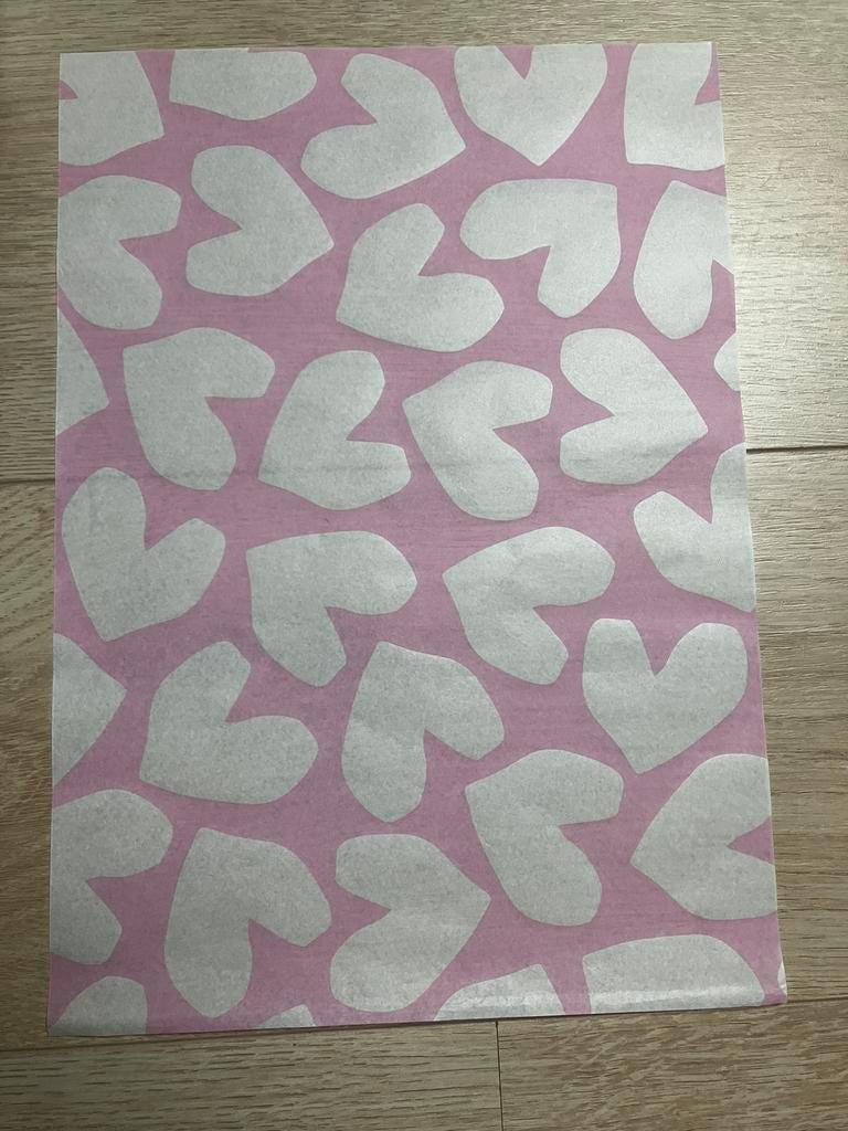 10 vellen vloeipapier roze met wit hartje, Ophalen of Verzenden, Nieuw