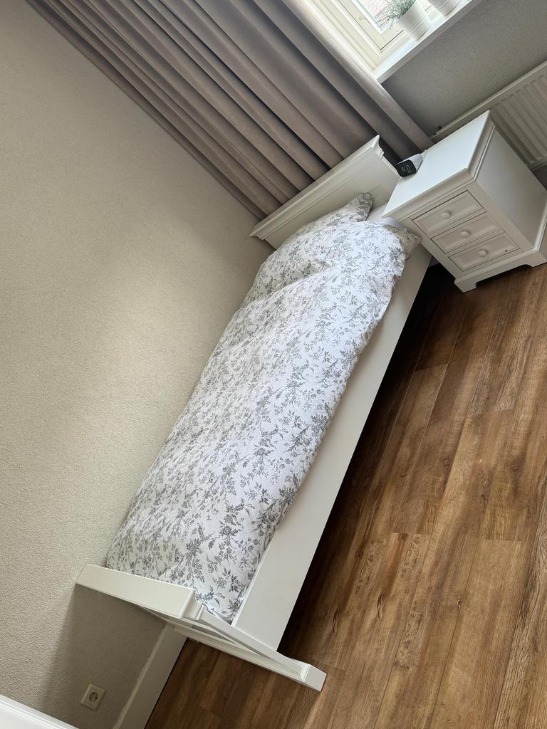 Complete witte kinderslaapkamer met bed, kast, bureau en mee, Kinderen en Baby's, Kinderkamer | Complete kinderkamers, Ophalen