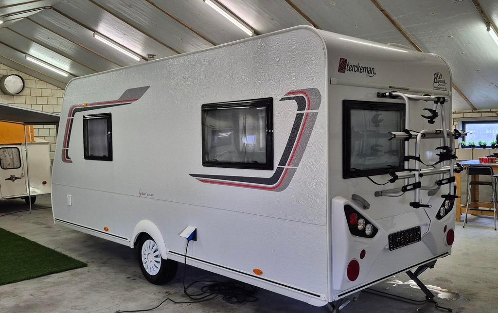 Sterckeman 472LJ enkele bedden.Bj 22 met nieuwe tent., Caravans en Kamperen, Caravans, Particulier, Ophalen