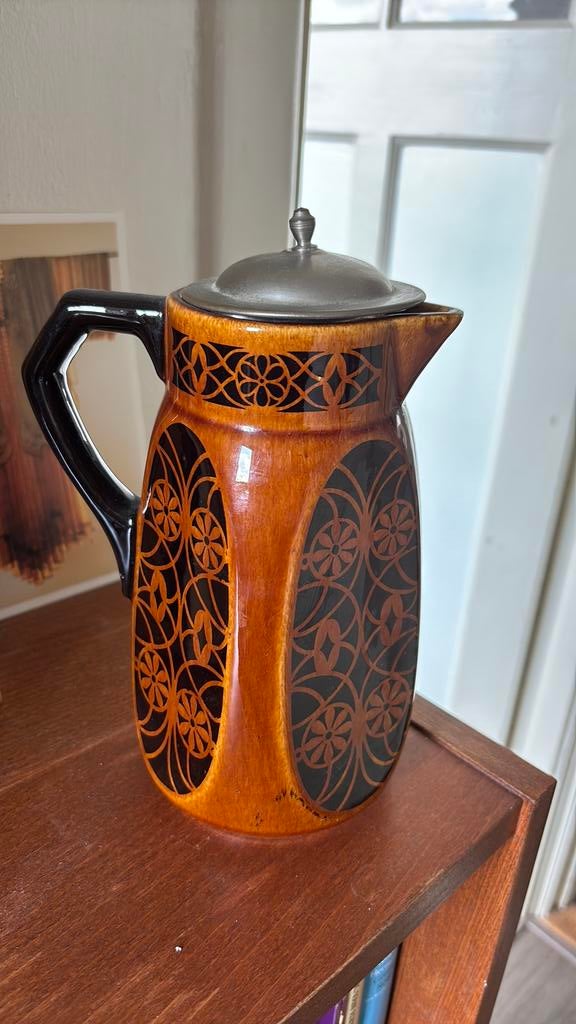 Art Deco melk/cacoa kan karaf Carstens bruin zwart, Antiek en Kunst, Antiek | Keramiek en Aardewerk, Ophalen of Verzenden