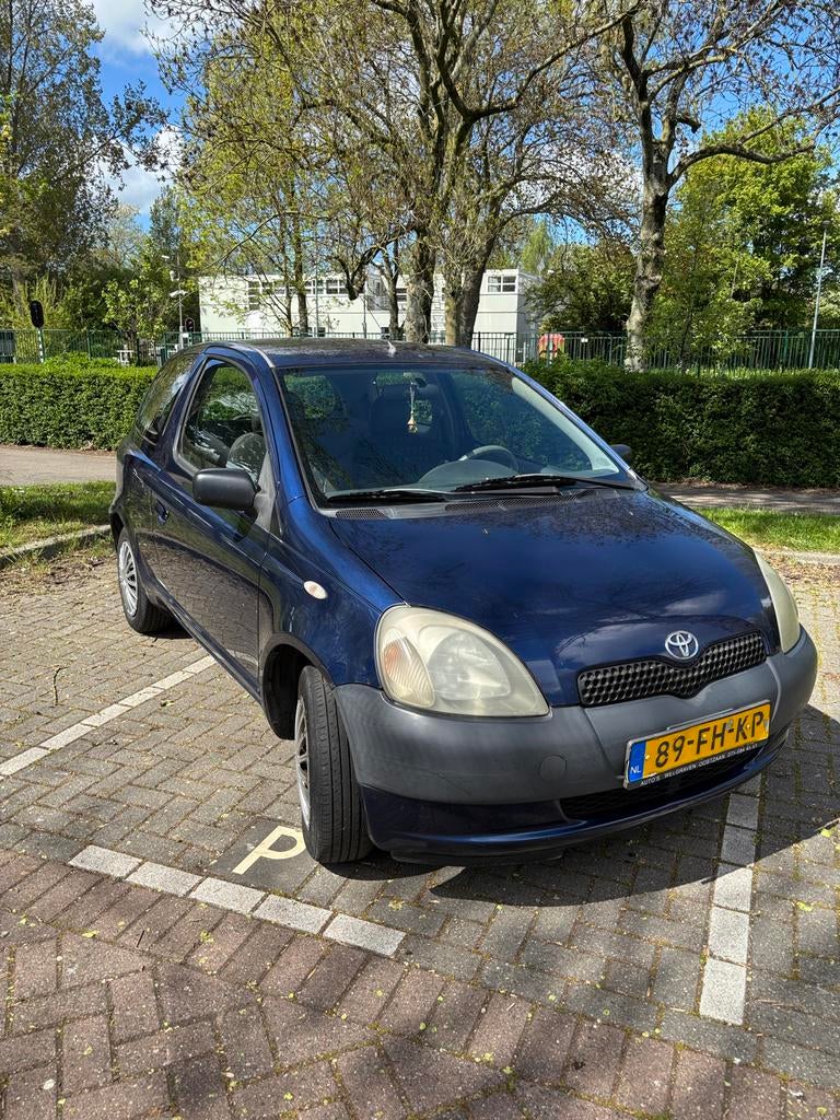 Toyota Yaris 1.0 16V 3DR 2000 Blauw, Euro 2, 4 cilinders, Airbags, 68 pk