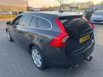 Volvo V60 2.4 D6 AWD Plug-In Hybrid XENON SCHUIFDAK LEDER AC, Auto's, Volvo, Automaat, Vierwielaandrijving, 11 kWh, Euro 5