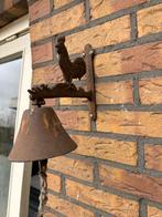 Vintage / antieke boerderij bel met haan ornament, Ophalen of Verzenden, Gebruikt
