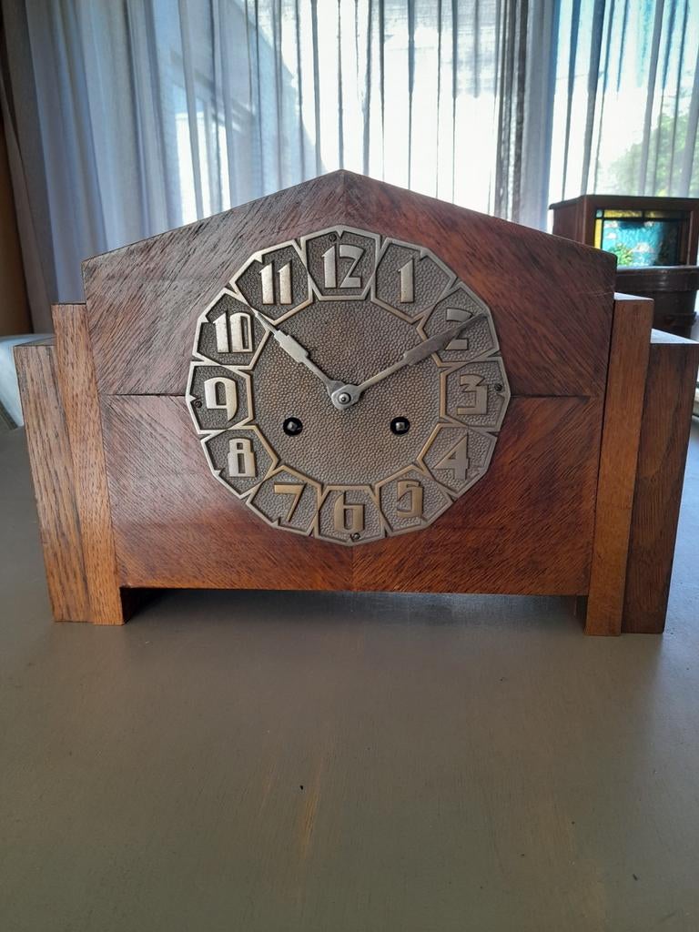 Houten tafelklok met metalen wijzerplaat, Ophalen of Verzenden