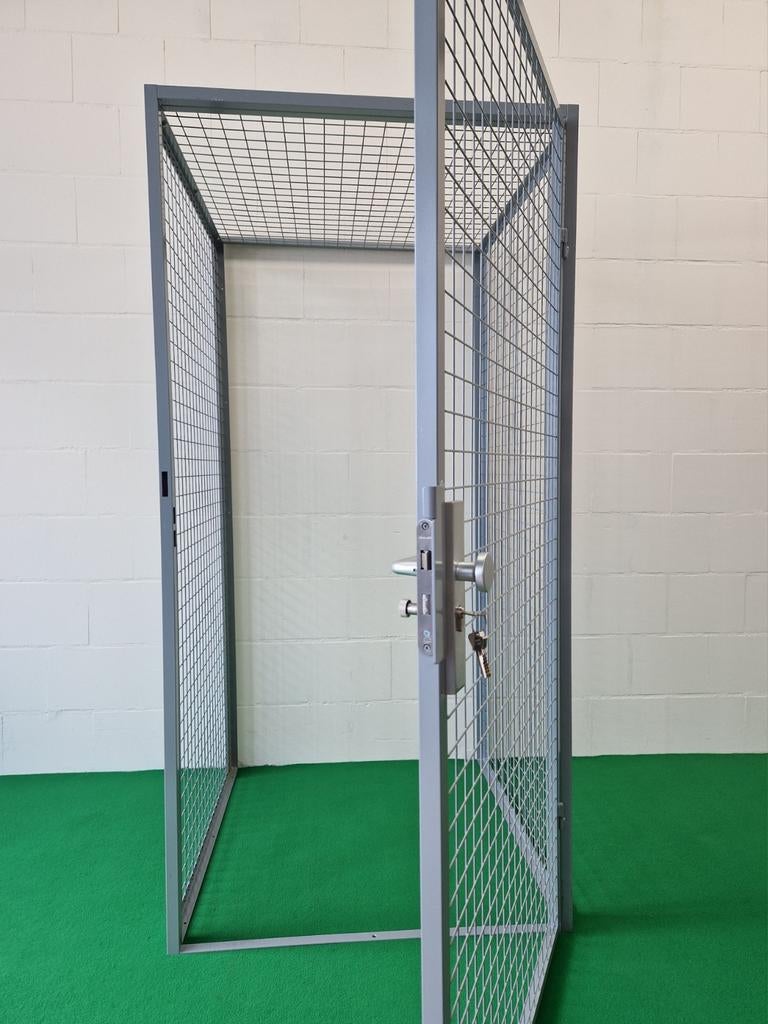 5st Gaaskooi 102x105x205cm cilinderslot 4 sleutels, Ophalen, Zo goed als nieuw, Metaal, Overige typen