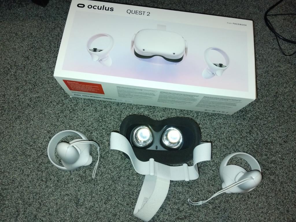 Oculus Quest 2 VR-bril met controllers en originele doos, Spelcomputers en Games, Virtual Reality, Ophalen of Verzenden, Zo goed als nieuw