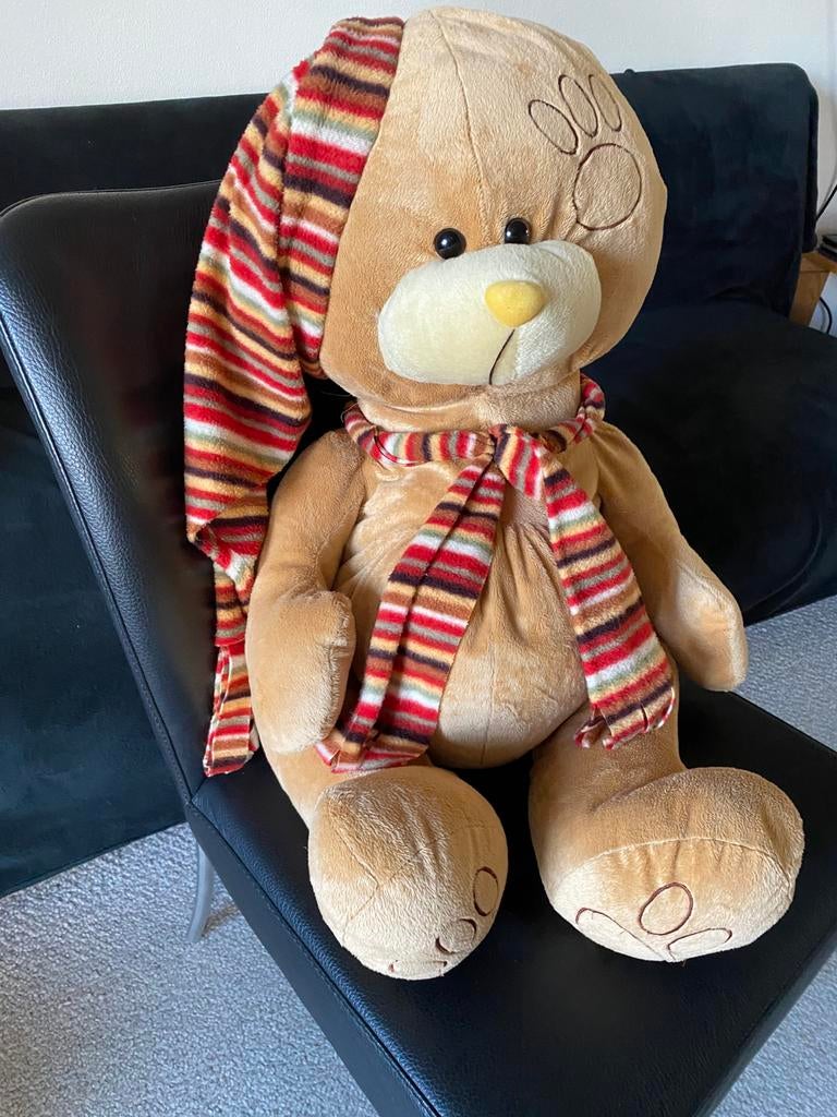 Knuffelbeer -Lengte is 70 cm - Pluche -  Merk: Jarni toys, Overige typen, Ophalen of Verzenden, Zo goed als nieuw, Middelgroot (20 tot 80 cm)