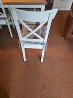 Eettafel met Witte stoelen met kruisrugleuning, Huis en Inrichting, Stoelen, Ophalen, Wit, Vier, Hout