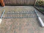 Metalen sierhekwerk met palen - Gebruikt, Tuin en Terras, Tuinhekken en Hekwerk, Ophalen, Gebruikt, IJzer, Sierhekwerk
