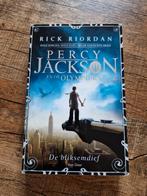 Boek percy jackson bliksemdief rick riordan olympiers ya, Ophalen of Verzenden, Zo goed als nieuw