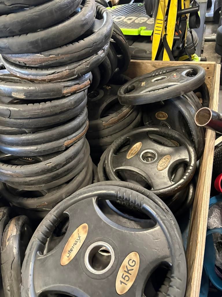 675 kg olympische halter schijven lifemaxx, Sport en Fitness, Fitnessmaterialen, Halterschijven, Olympische halter schijven, Gebruikt