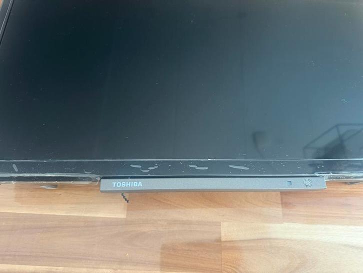 Toshiba LCD TV - Ideaal voor slaapkamer of caravan, Audio, Tv en Foto, Televisies, Gebruikt, LCD, 60 tot 80 cm, HD Ready (720p)