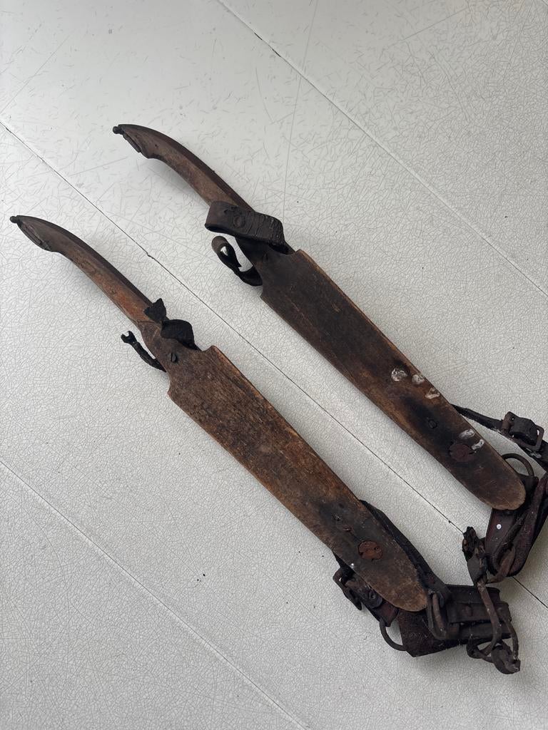 Oude houten schaatsen hoekstra uit warga, Sport en Fitness, Schaatsen, Ophalen of Verzenden, Gebruikt, Friese doorlopers, Overige merken