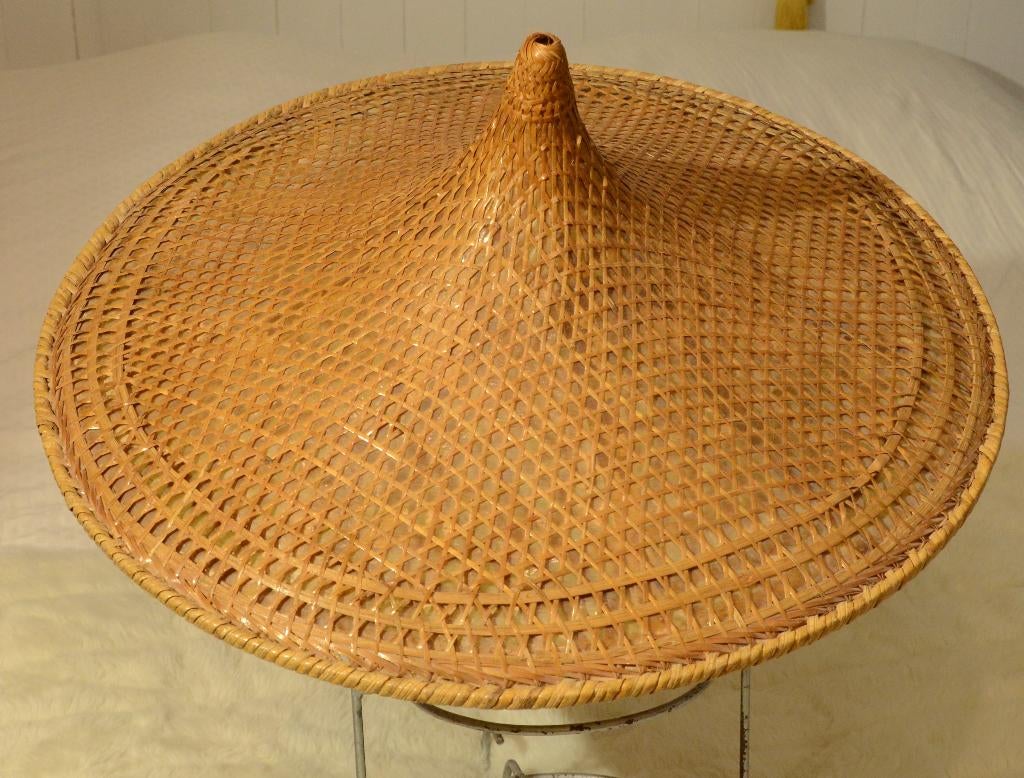 Decoratieve hoeden voor aan de muur of veranda, Decoratieobject, Ophalen of Verzenden, Zo goed als nieuw, Bruin