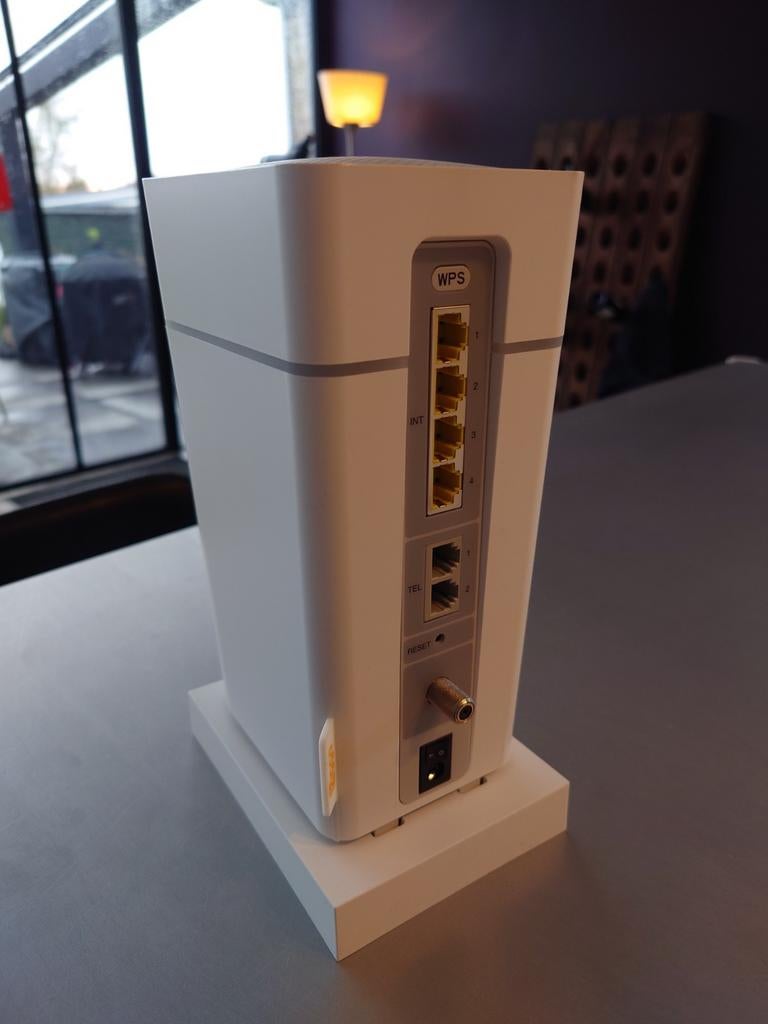Ziggo Kabelmodem - Connectbox, Ophalen of Verzenden, Zo goed als nieuw, Router met modem, Ziggo