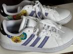 Adidas Sneakers - Wit met Bloemen - Maat 38, Kleding | Dames, Ophalen of Verzenden, Zo goed als nieuw, Wit, Sneakers of Gympen
