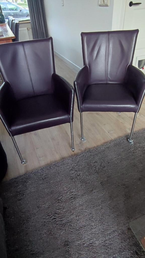Te koop: 2 lederen stoelen op wieltjes, Ophalen of Verzenden, Leer, Vijf, Zes of meer stoelen