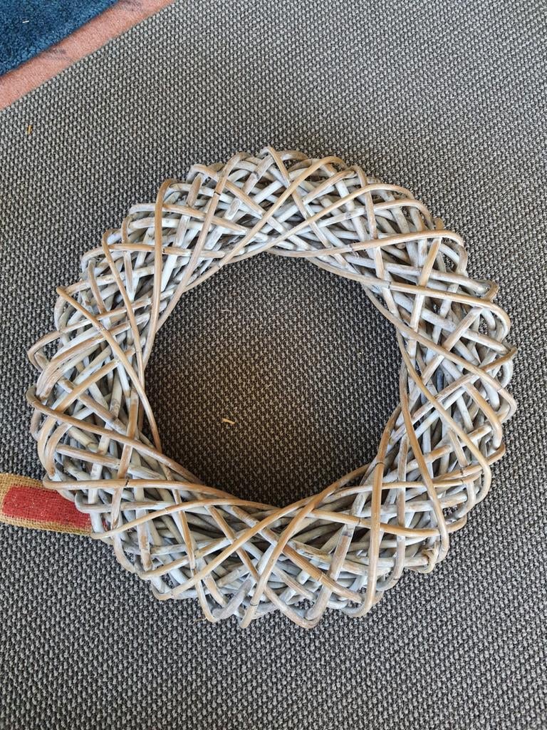 Decoratieve rieten krans, landelijke stijl, Huis en Inrichting, Woonaccessoires | Kransen, Ophalen of Verzenden, Gebruikt