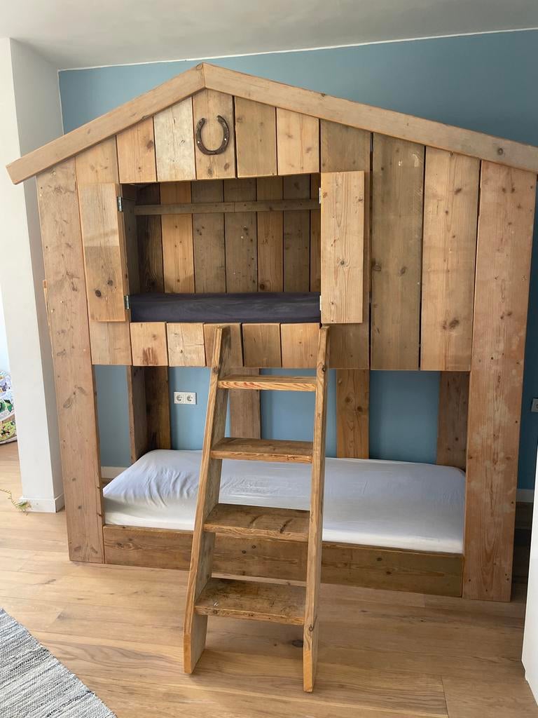 Houten stapelbed huisje 210x97x223, Ophalen, Gebruikt, Stapelbed