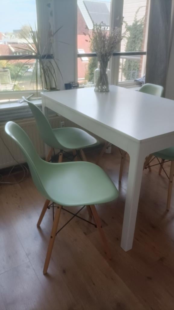 Set van 4 groene stoelen met houten poten, Huis en Inrichting, Tafels | Eettafels, Ophalen, 50 tot 100 cm, Rond, 50 tot 100 cm