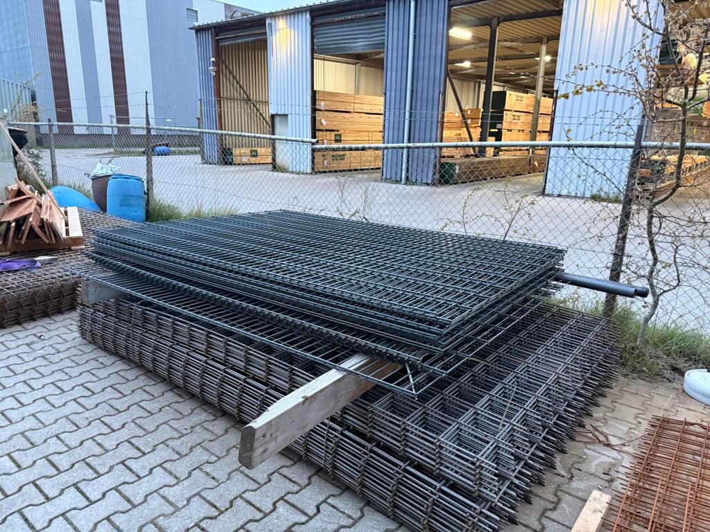 17 stuks dubbelstaafmat hekwerk 183cm hoog (8-6-8), Ophalen, Zo goed als nieuw, IJzer, Dubbelstaafmat hekwerk